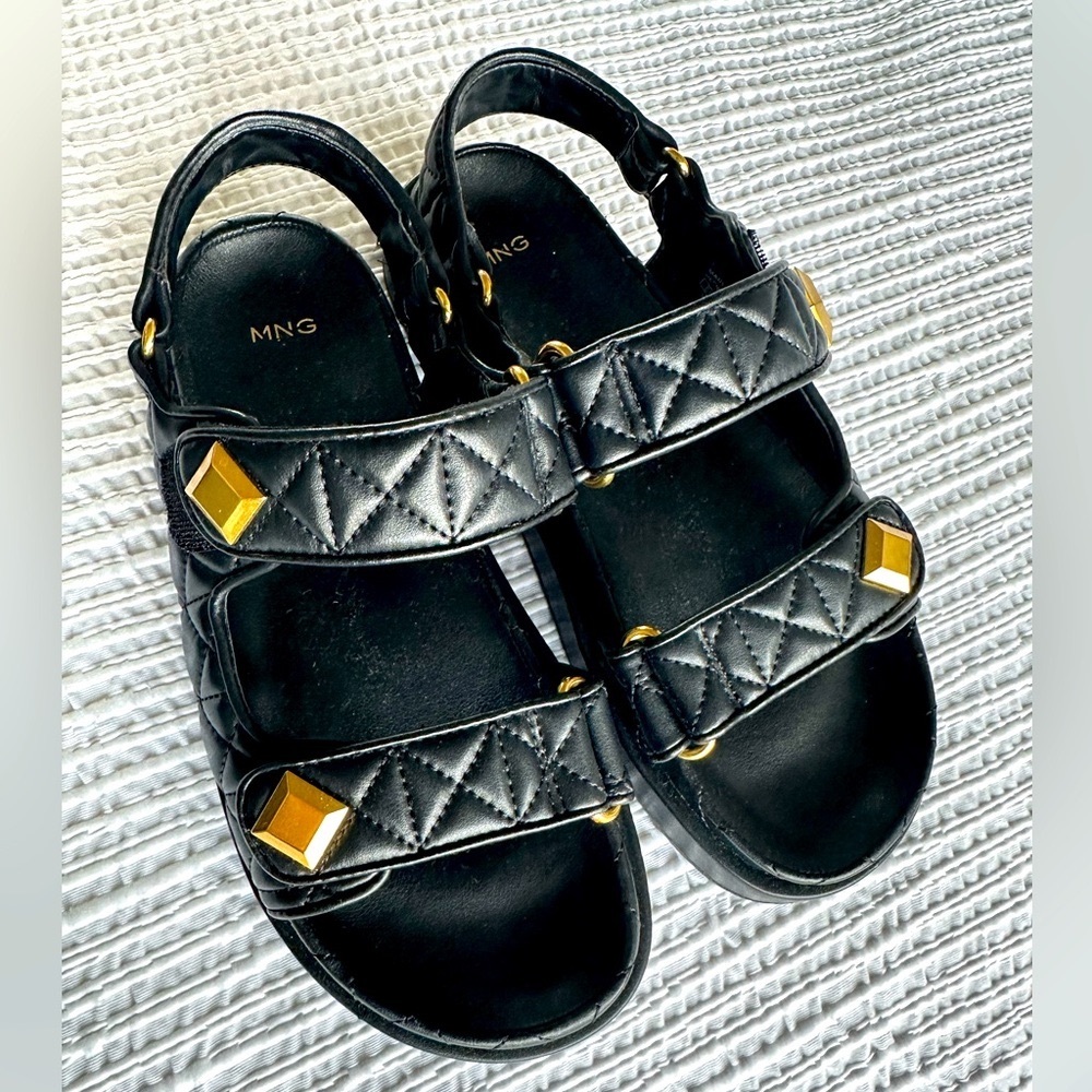 Black sandals Mango size 38
